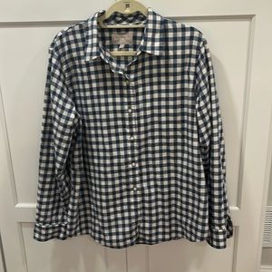 Banana republic, blue buffalo check. Soft-wash Shirt on 100% cotton women’s XL.